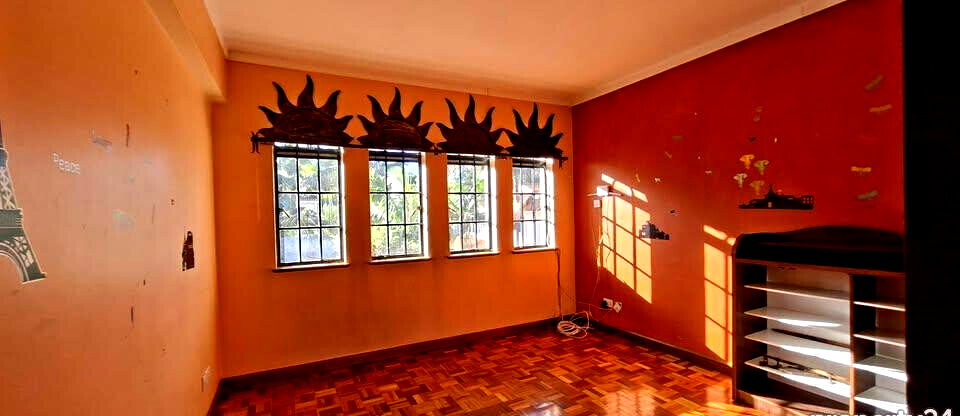 4-Ensuite Townhouse with DSQ & Guest Cloakroom - Brookside