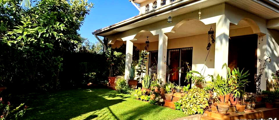 4-Ensuite Townhouse with DSQ & Guest Cloakroom - Brookside