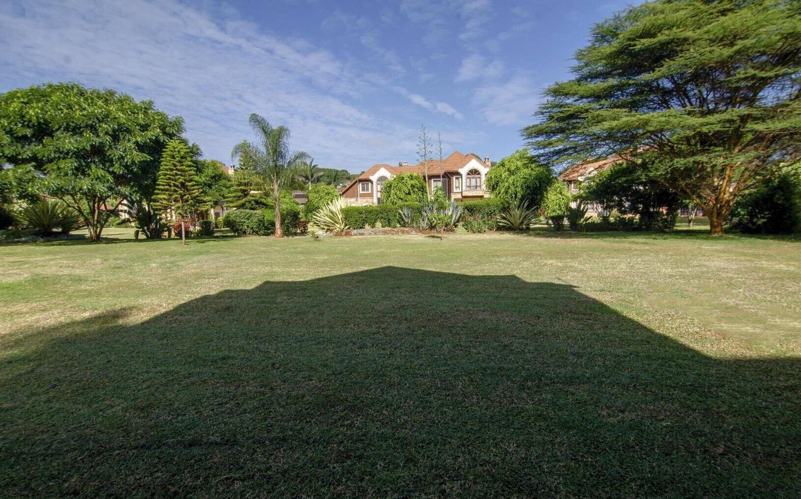 4 En-Suite Townhouse with Fireplace Near ISK - Kitisuru