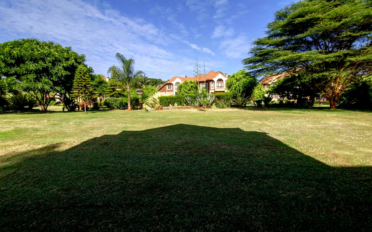 4 En-Suite Townhouse with Fireplace Near ISK - Kitisuru
