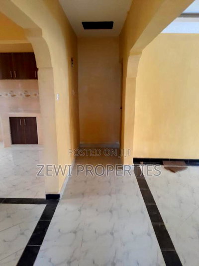 3bdrm Bungalow in Kisearan, Matasia for sale - Image 3