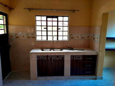 3bdrm Bungalow in Kisearan, Matasia for sale - Image 5