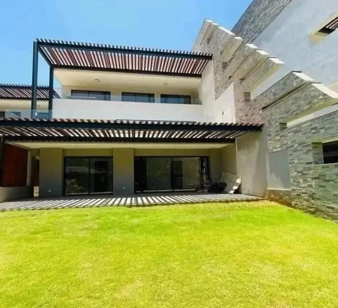3-Bed Garden Villa with Italian Kitchen & Solar - Spring Valley