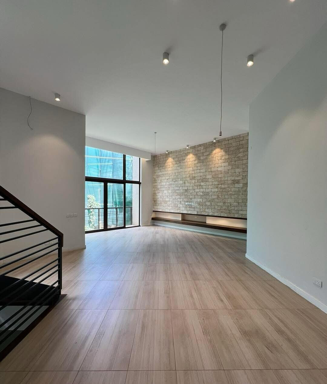 Brand-New 4BR Townhouse with DSQ & Private Garden - Lavington