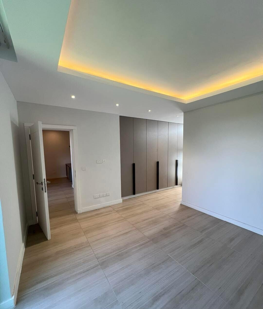 Brand-New 4BR Townhouse with DSQ & Private Garden - Lavington