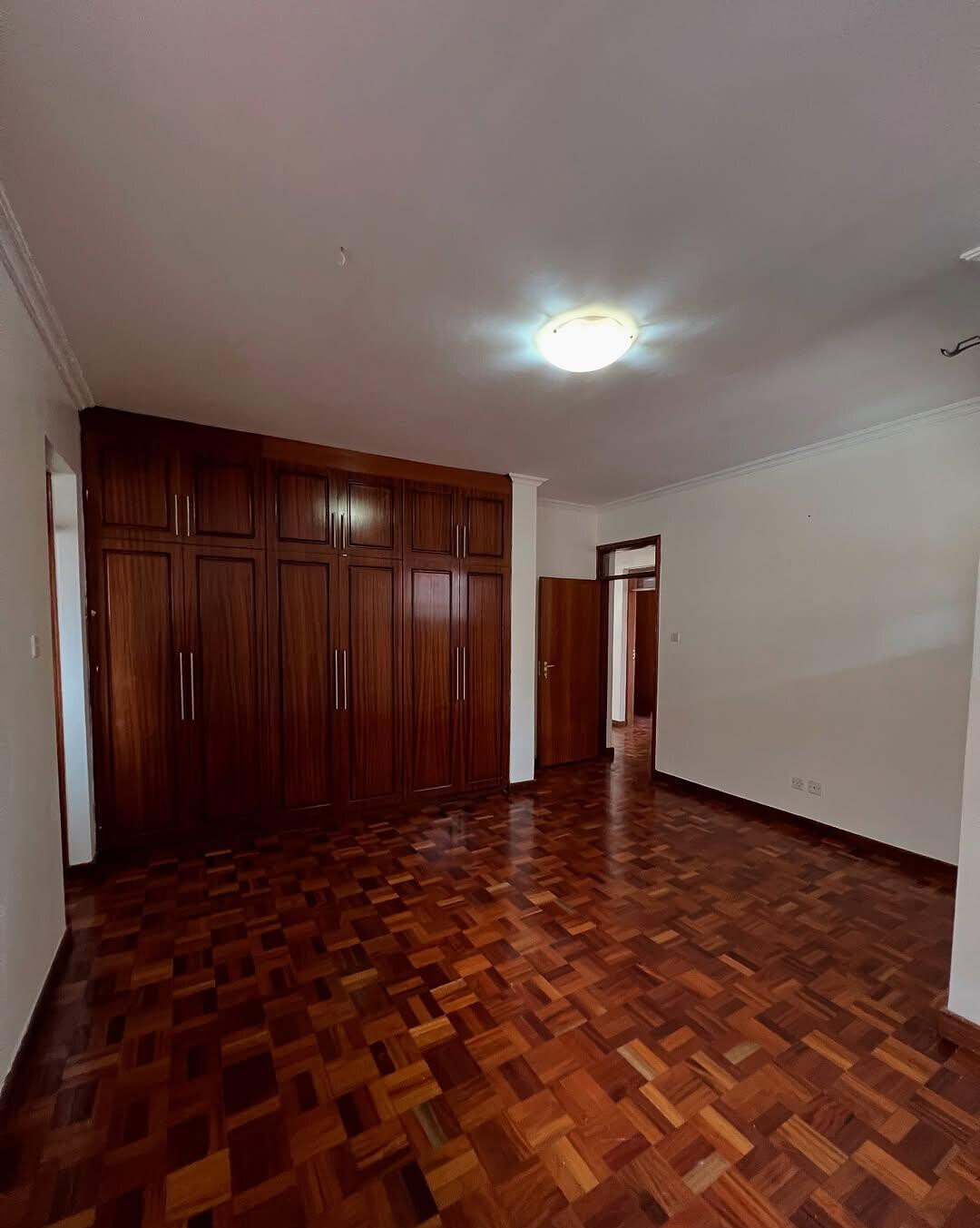 5-Ensuite Townhouse with Private Garden & DSQ - Lavington