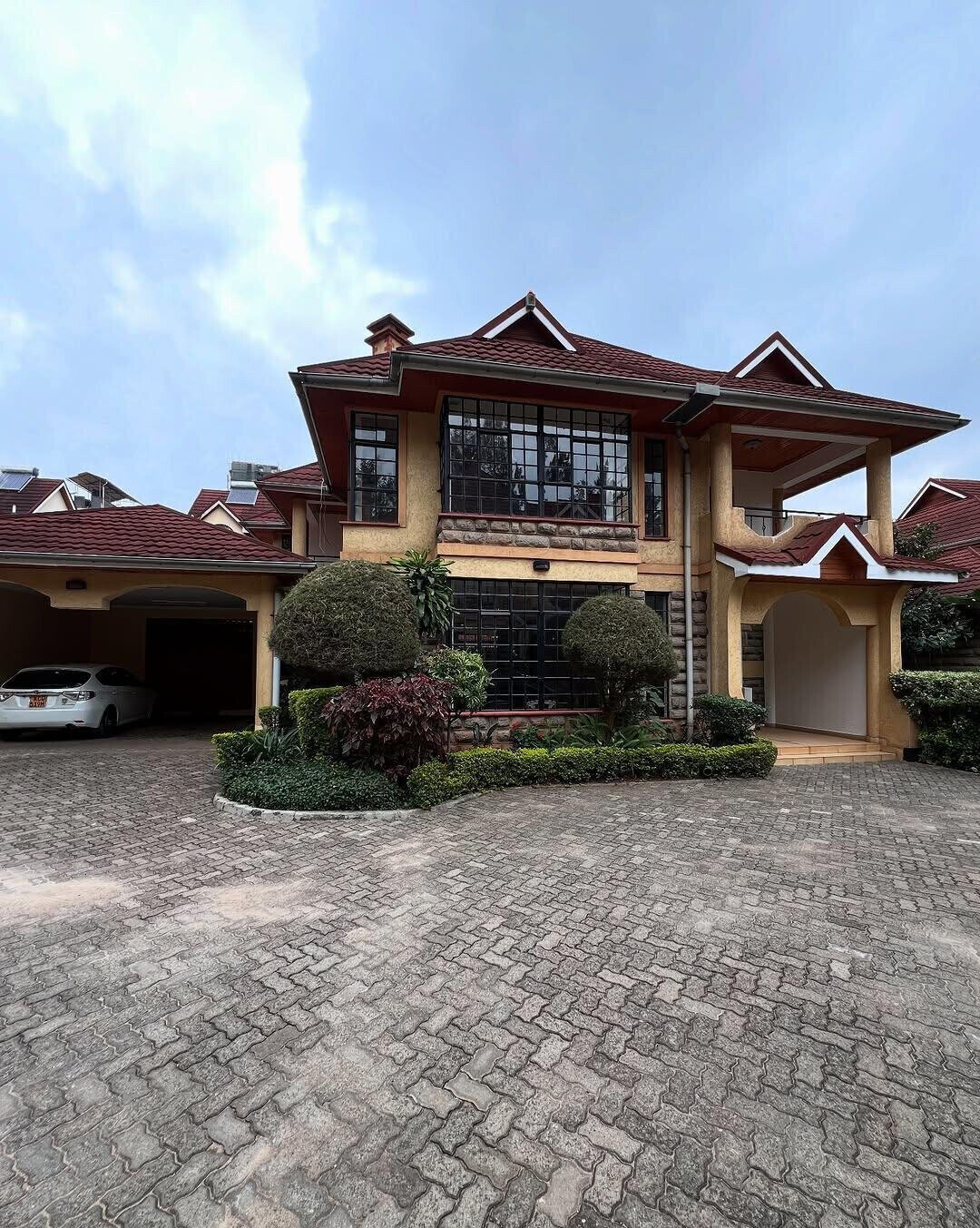 5-Ensuite Townhouse with Private Garden & DSQ - Lavington