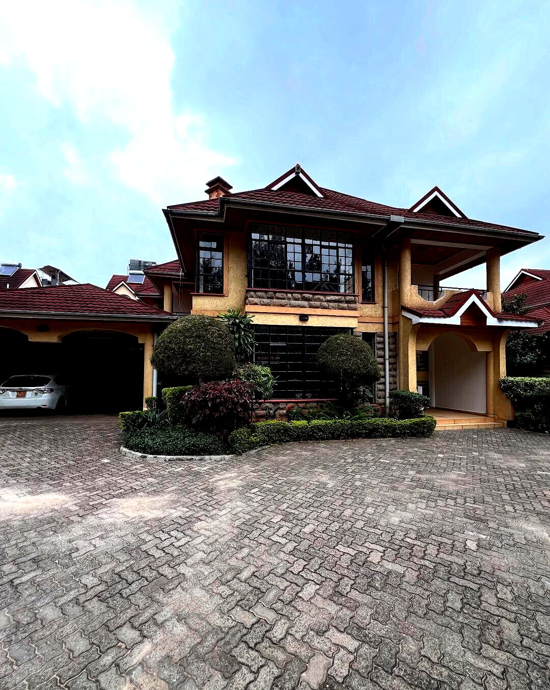 5-Ensuite Townhouse with Private Garden & DSQ - Lavington