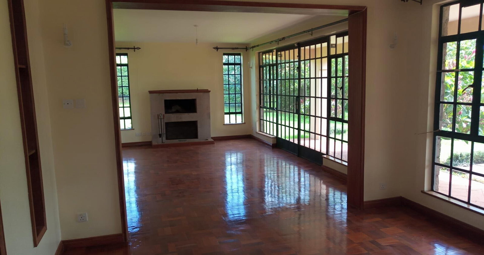 4BR Townhouse with Library, DSQ & Borehole - Mumwe Gardens, Runda