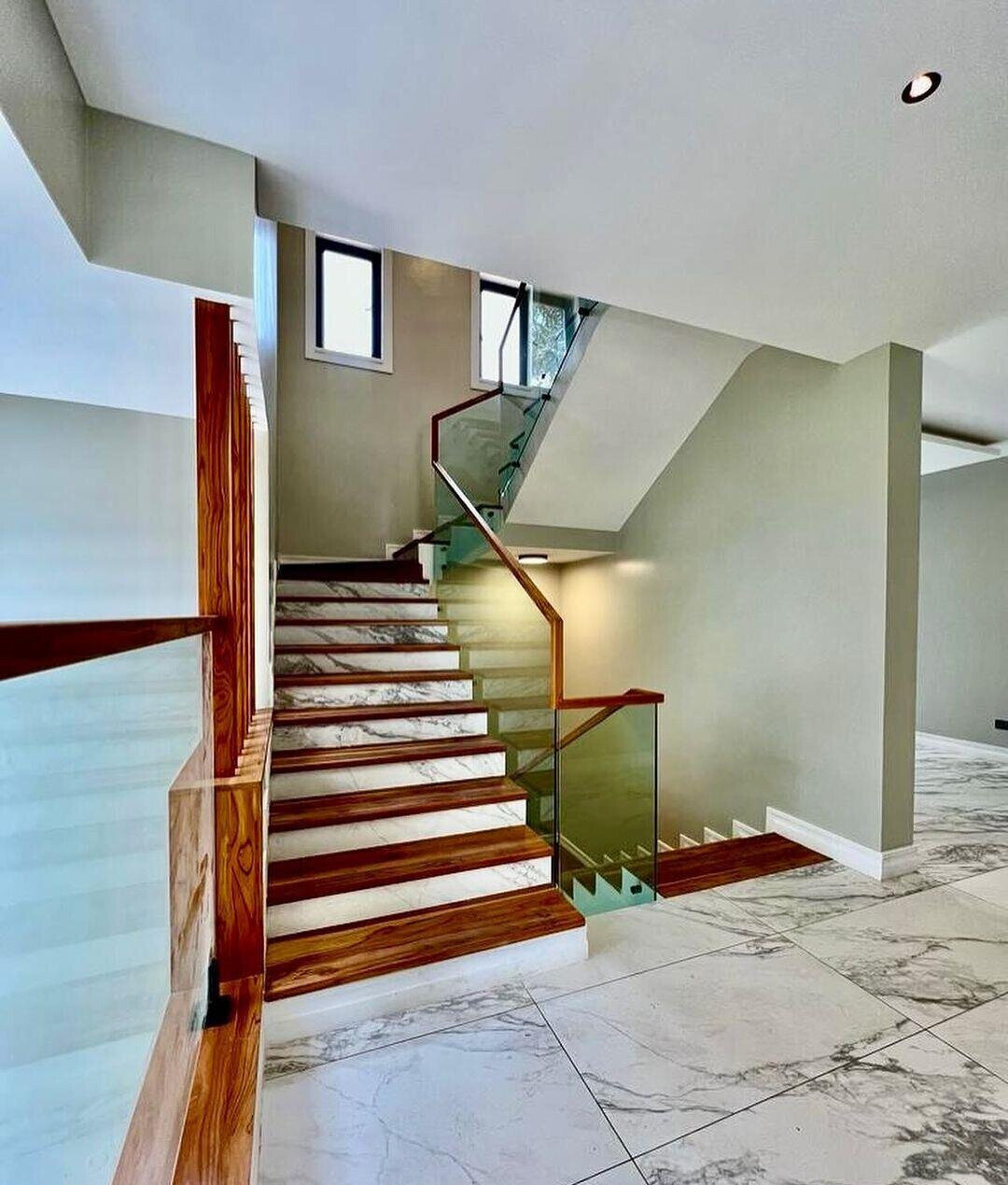 5-Bed Townhouse with Restaurant & Cabanas - Loresho