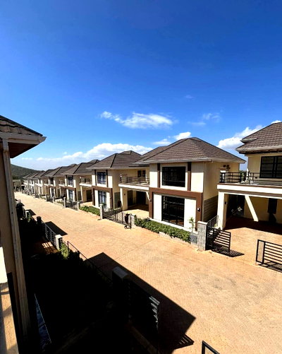 0.57 Acre Townhouse with Garden