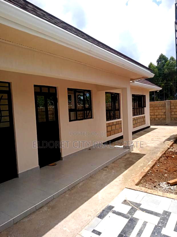 Furnished 3bdrm Bungalow in Annex, Kapsuswa for sale