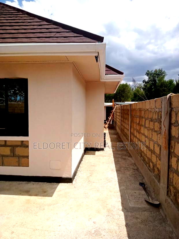 Furnished 3bdrm Bungalow in Annex, Kapsuswa for sale