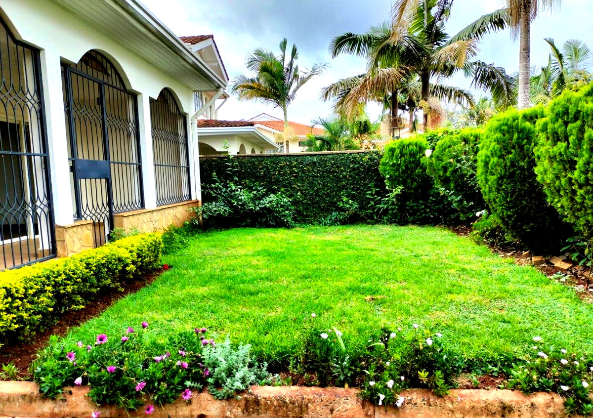 4-Ensuite Townhouse with DSQ & Private Garden - Westlands