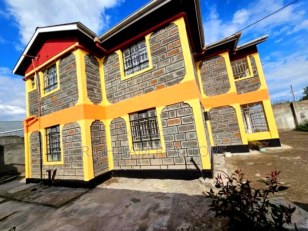 4bdrm Mansion in Mzee Wanyma, Nakuru Town East for sale