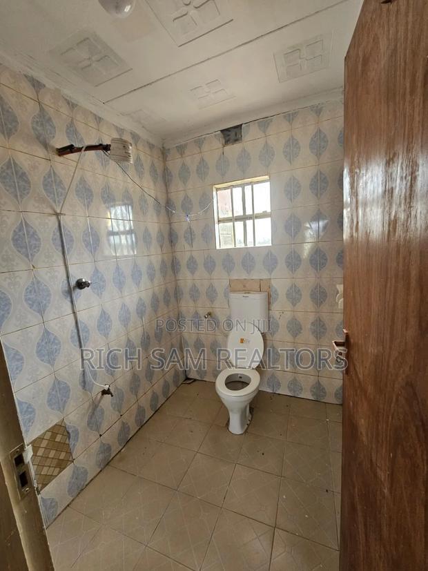 4bdrm Mansion in Mzee Wanyma, Nakuru Town East for sale