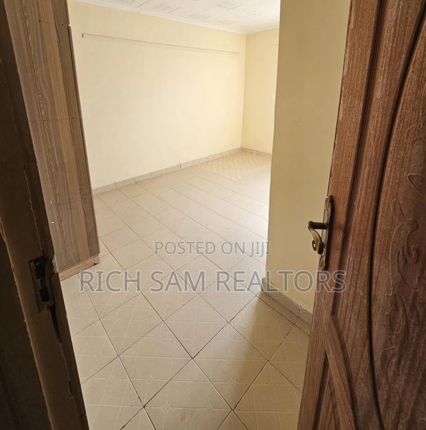 4bdrm Mansion in Mzee Wanyma, Nakuru Town East for sale