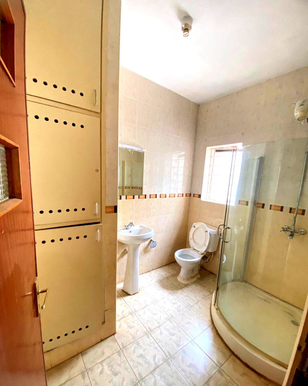 4BR Townhouse with DSQ & Private Garden - Kilimani
