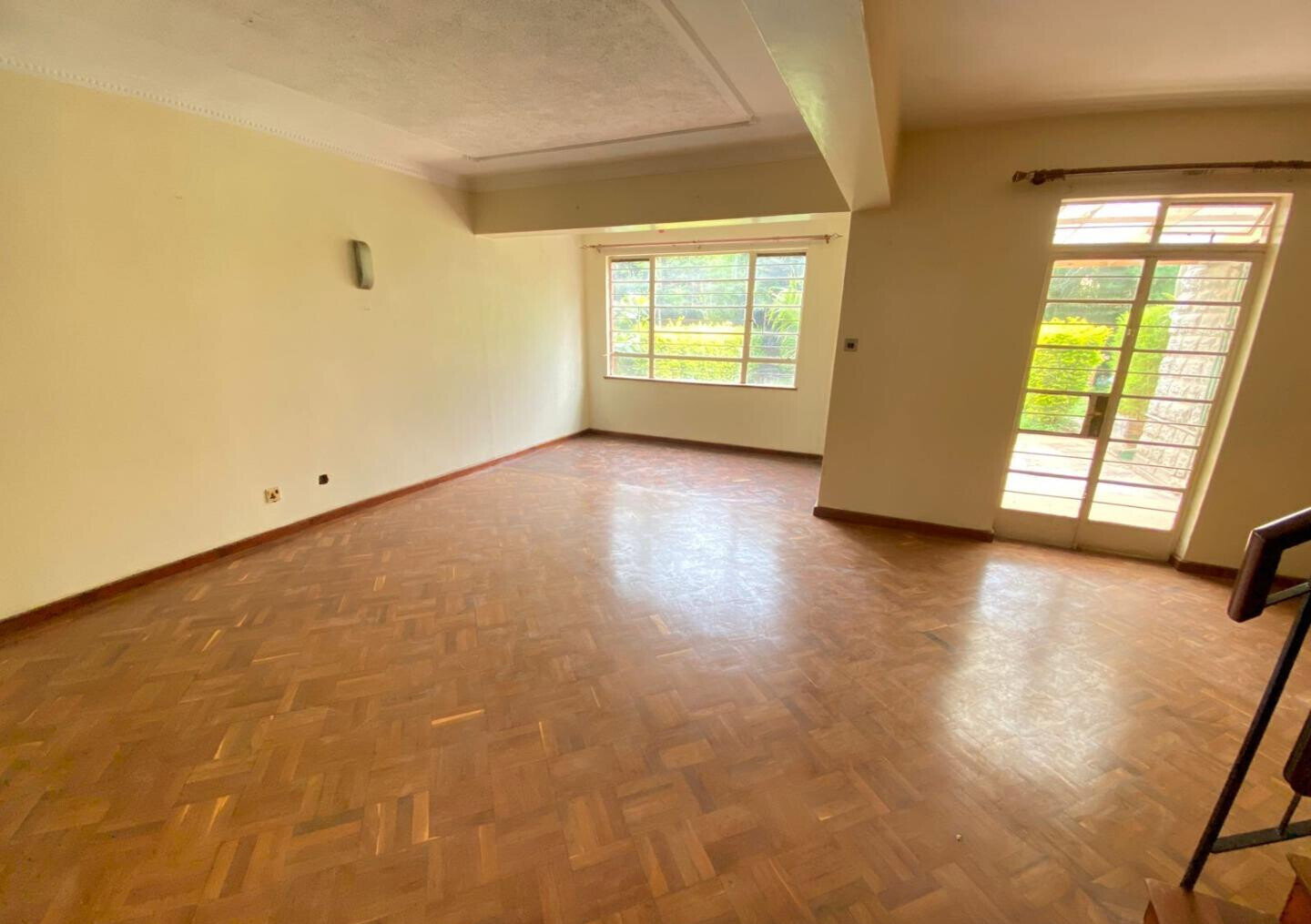 4BR Townhouse with DSQ & Private Garden - Kilimani