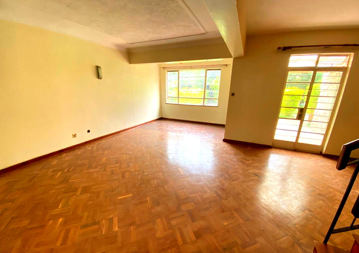 4BR Townhouse with DSQ & Private Garden - Kilimani