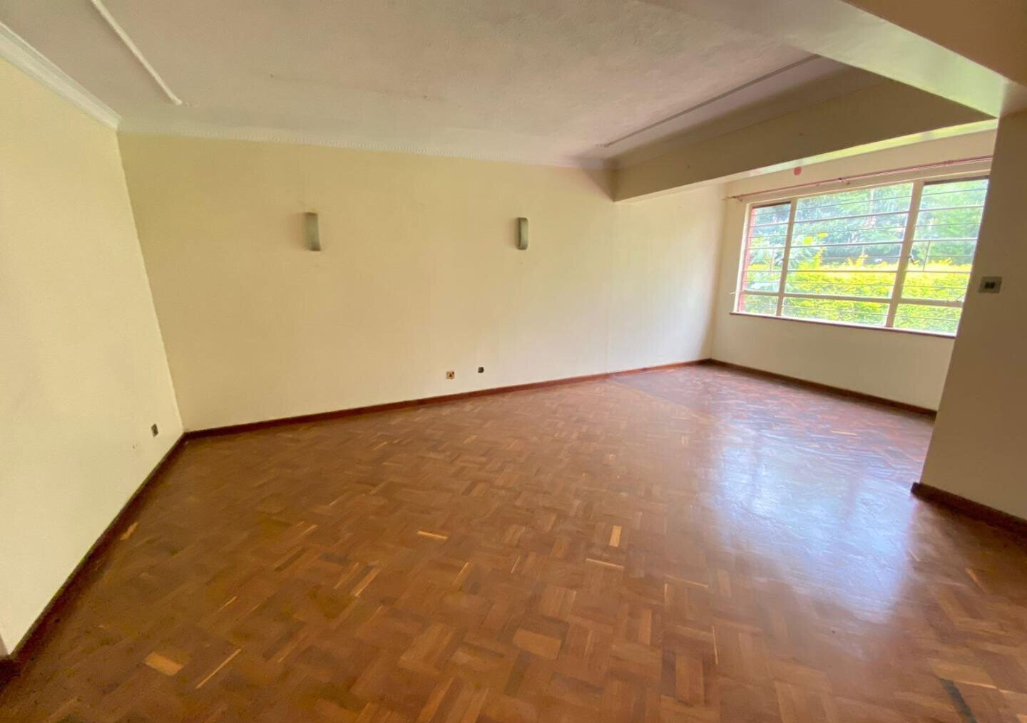 4BR Townhouse with DSQ & Private Garden - Kilimani