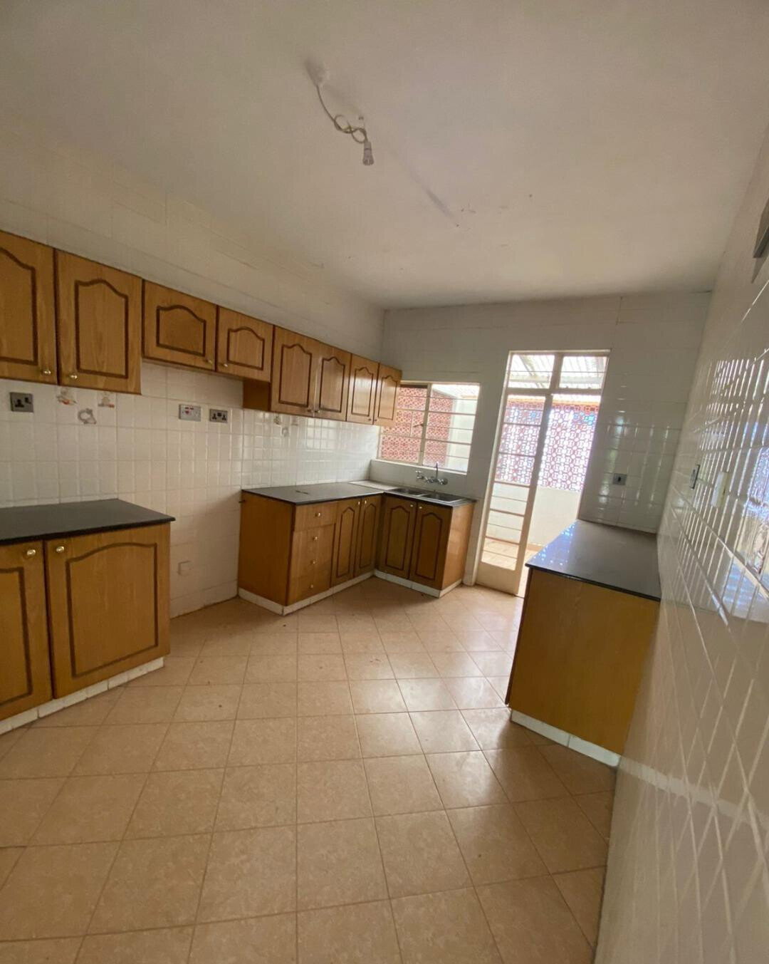 4BR Townhouse with DSQ & Private Garden - Kilimani