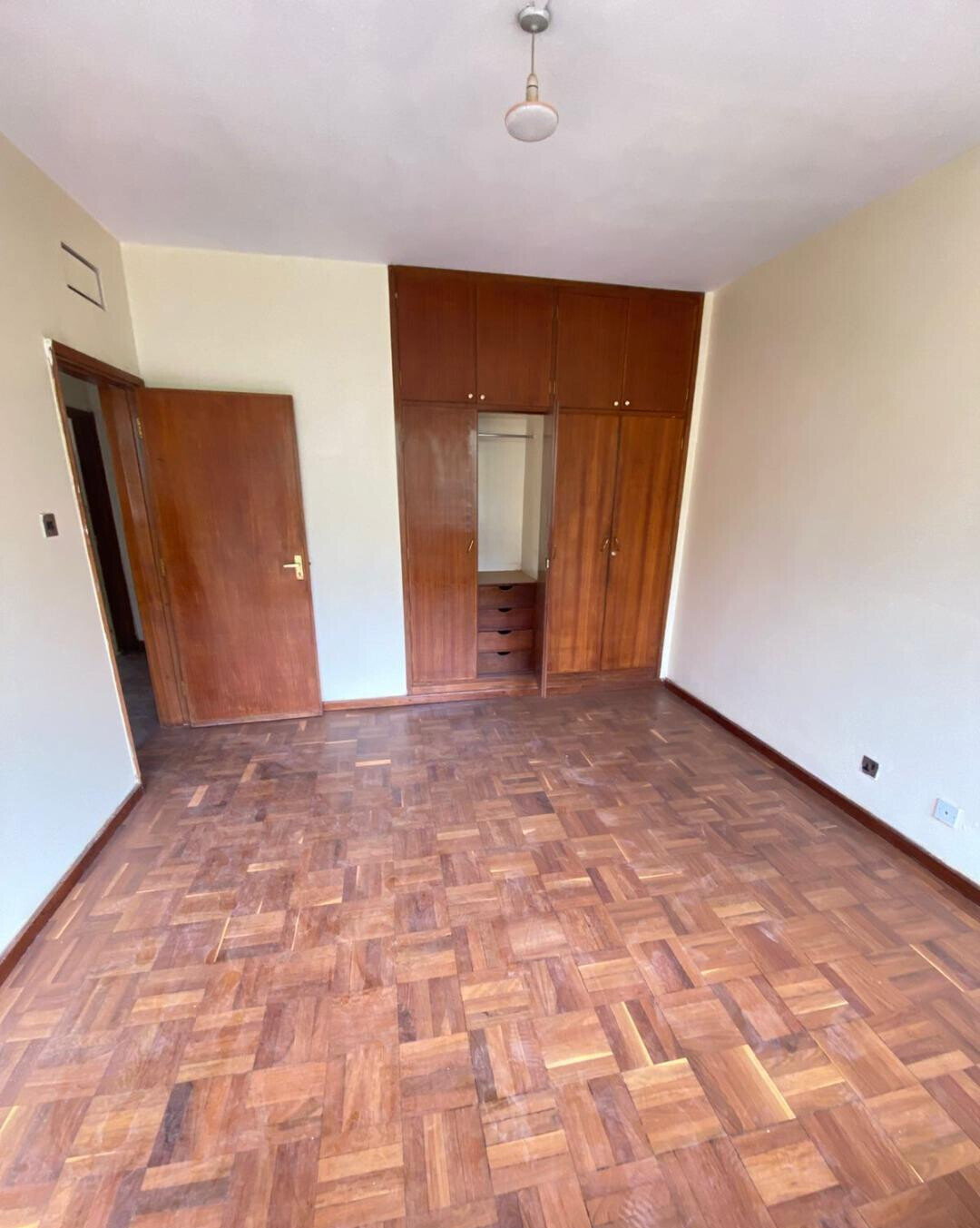 4BR Townhouse with DSQ & Private Garden - Kilimani