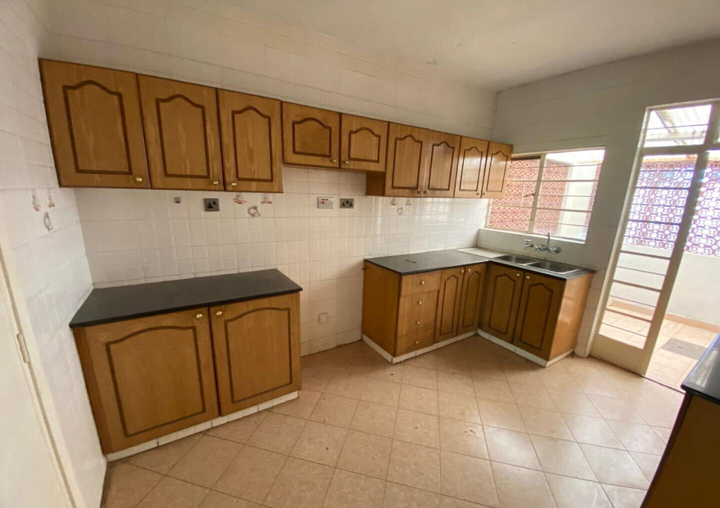 4BR Townhouse with DSQ & Private Garden - Kilimani