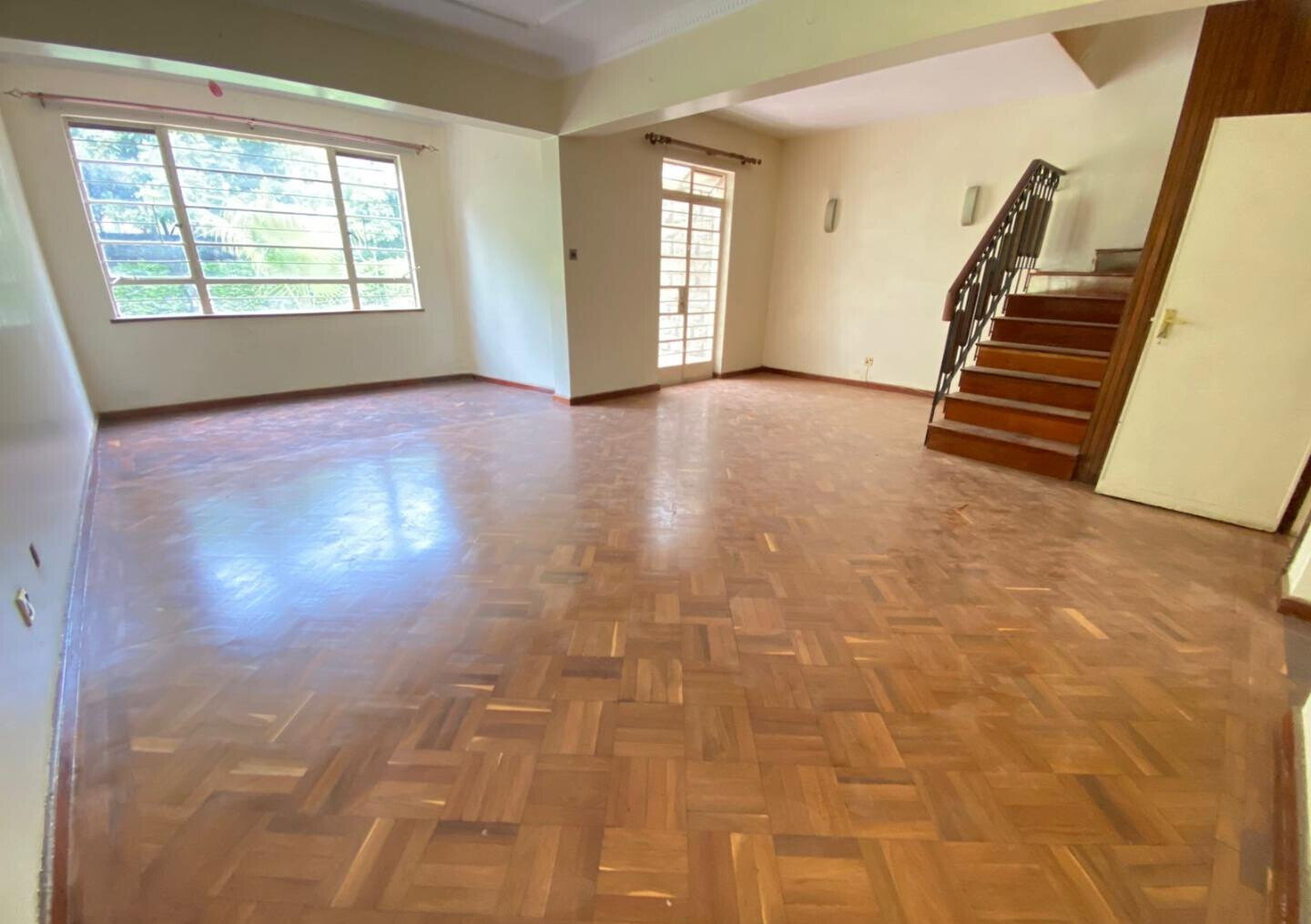 4BR Townhouse with DSQ & Private Garden - Kilimani