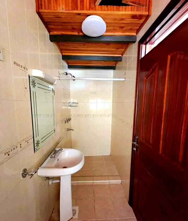 5-Bed Townhouse with Wooden Floors & 12 Units - Kilimani