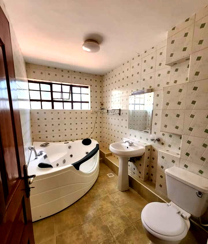 5-Bed Townhouse with Wooden Floors & 12 Units - Kilimani