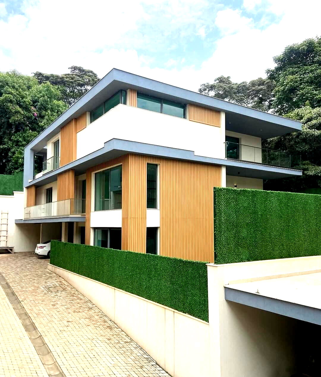 5-Ensuite Townhouse with Jacuzzi & Home Office - Lavington