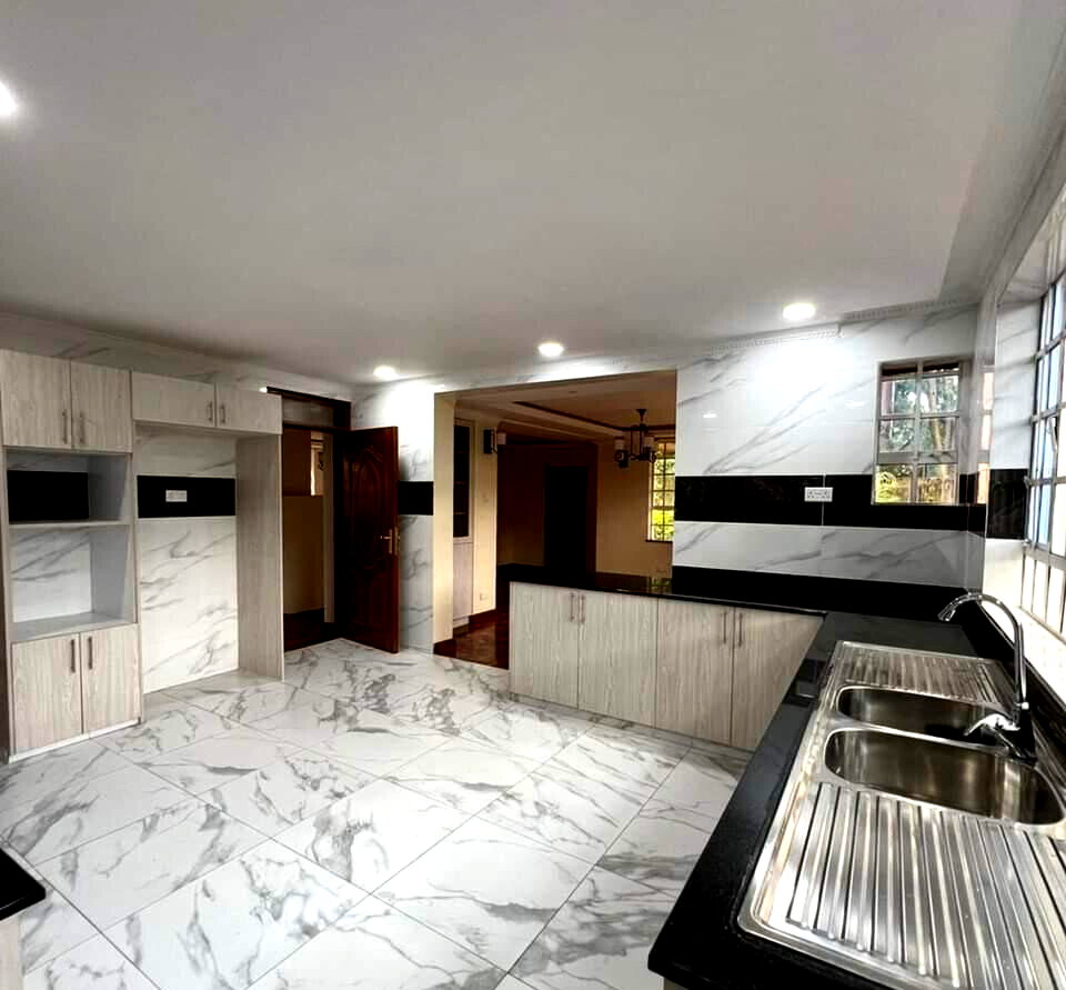 5-Bed Townhouse on Half-Acre with Private Garden – Karen