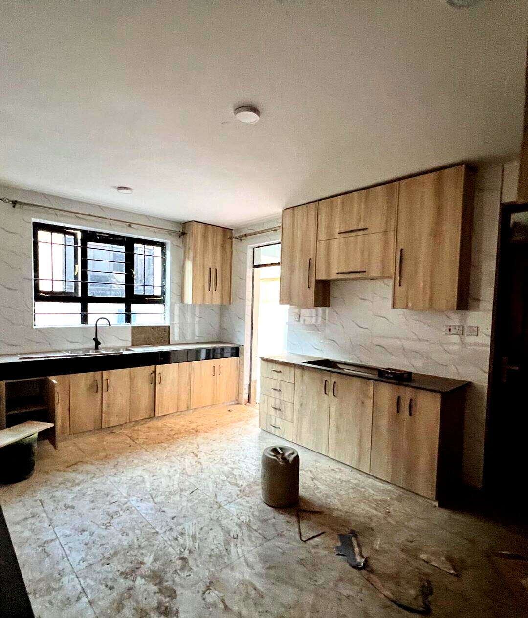 5BR All-Ensuite Villa with DSQ & Gated Security - Ruiru