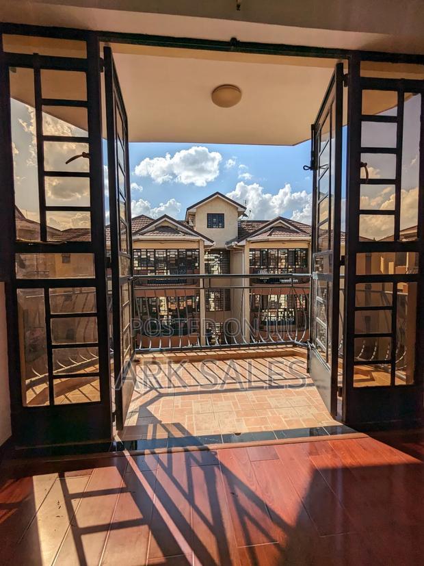 3bdrm Apartment in Kasarani for sale