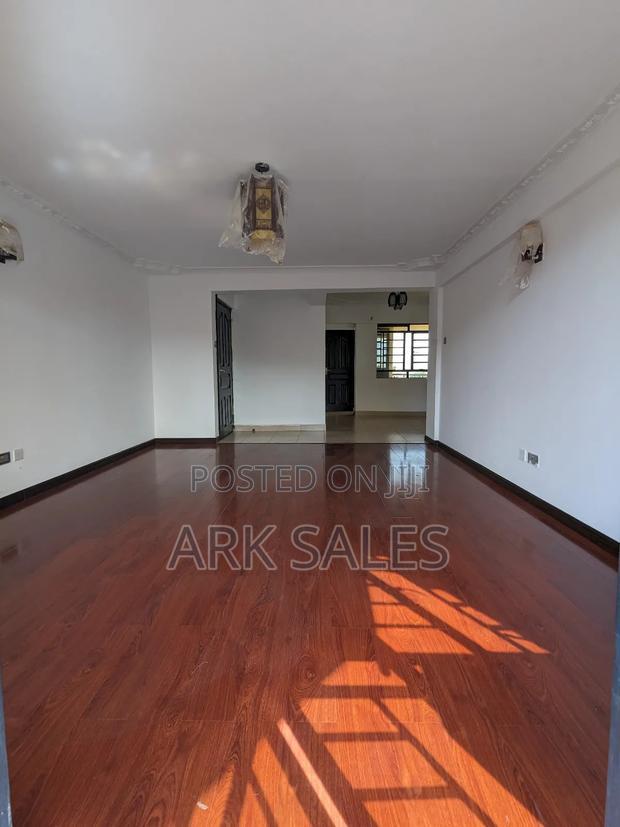 3bdrm Apartment in Kasarani for sale