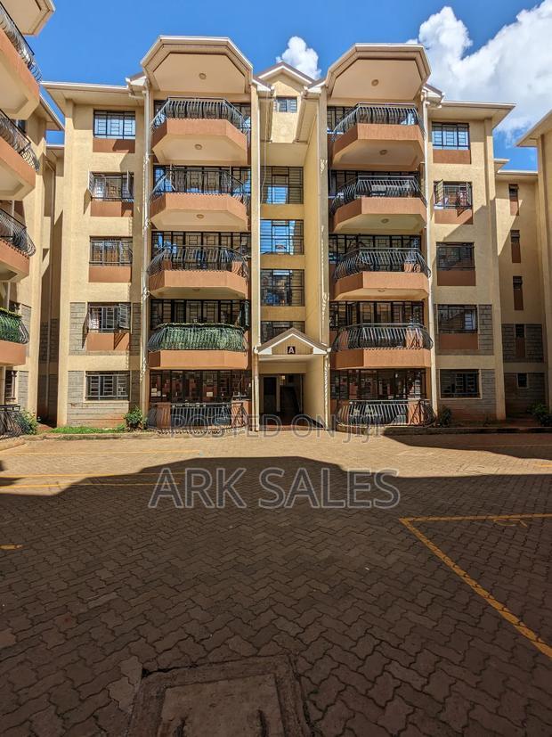 3bdrm Apartment in Kasarani for sale