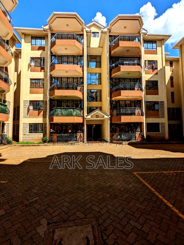 3bdrm Apartment in Kasarani for sale