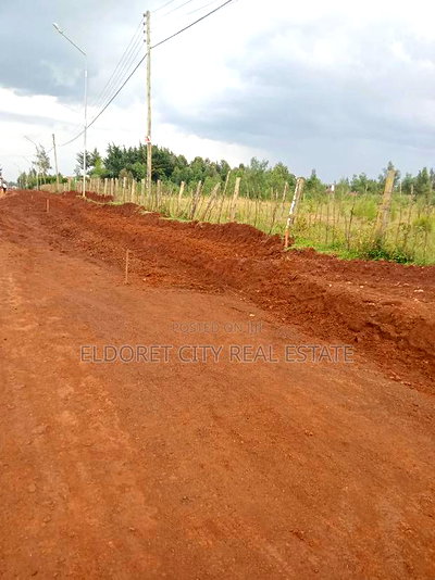 1/8 Plots Racecourse Touching Tarmac - Image 1