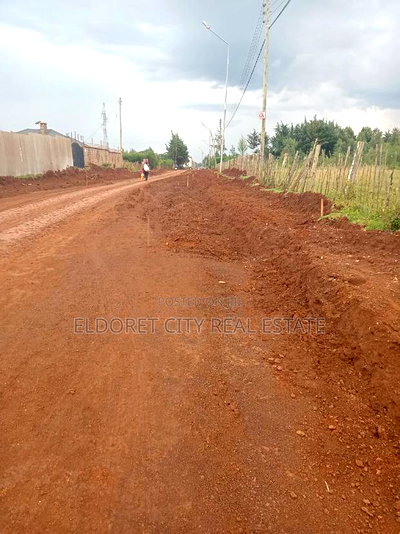 1/8 Plots Racecourse Touching Tarmac - Image 3