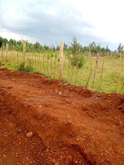 1/8 Plots Racecourse Touching Tarmac - Image 2