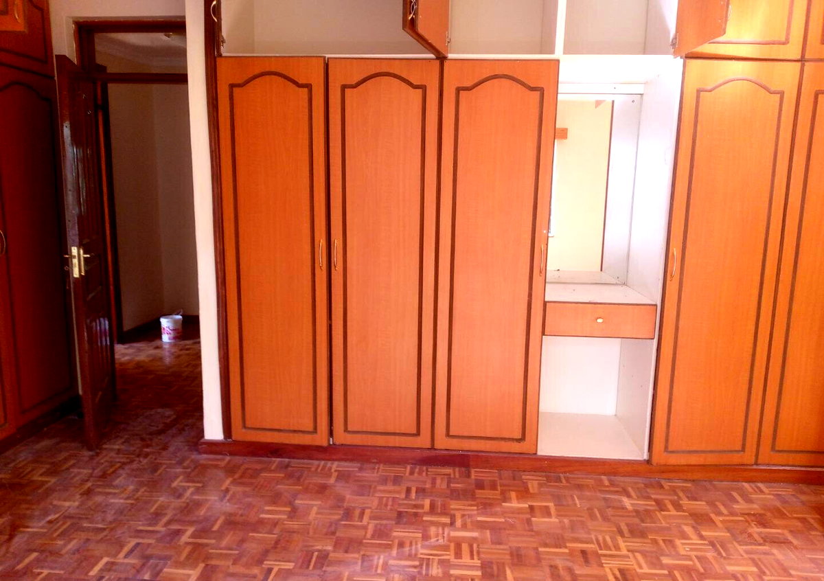 4-Ensuite Townhouse with Wooden Floors & Balcony - Lavington