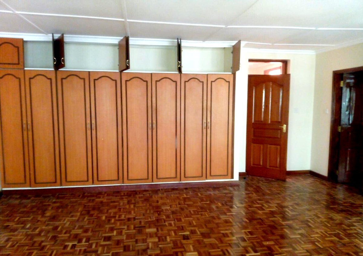 4-Ensuite Townhouse with Wooden Floors & Balcony - Lavington