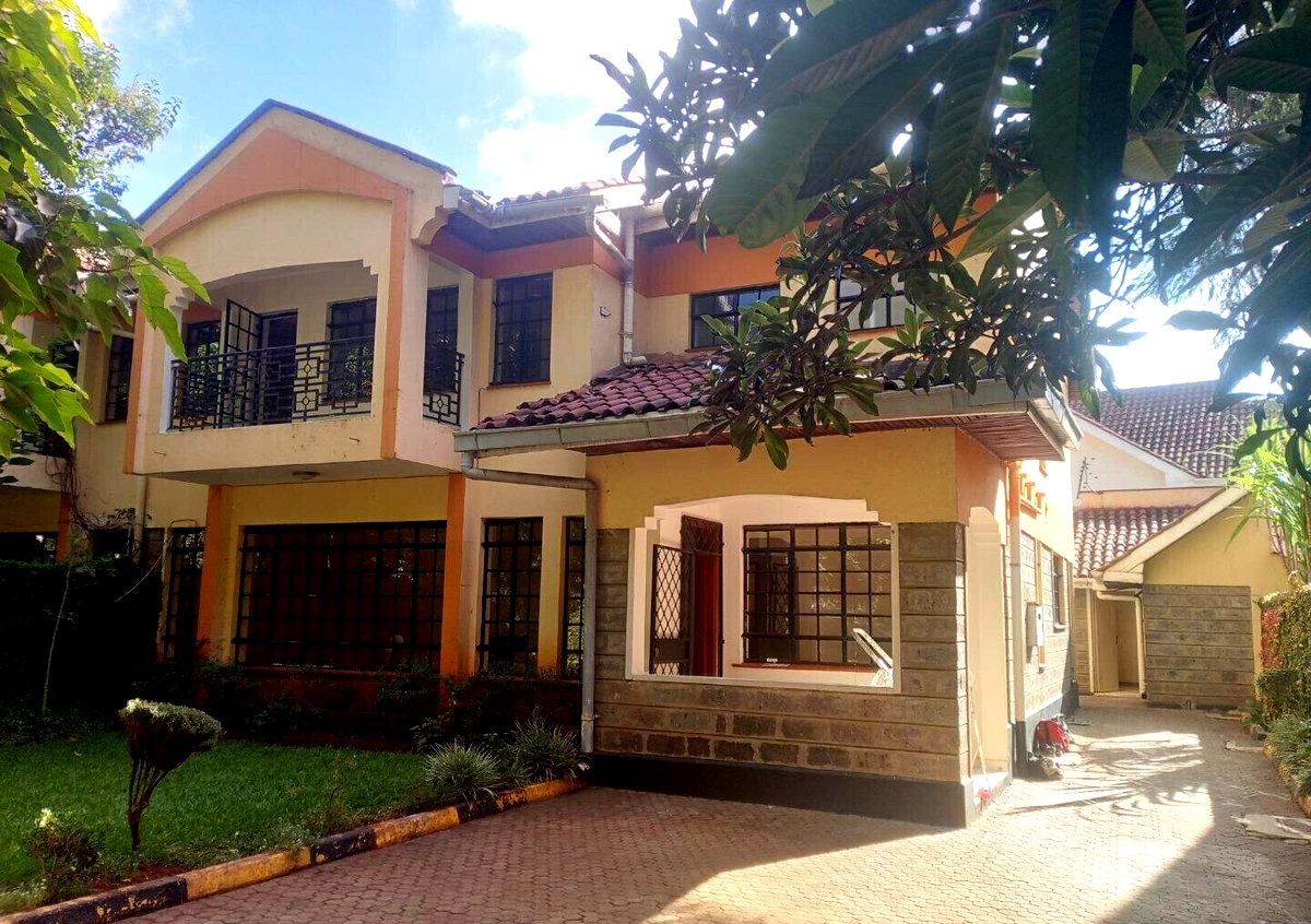 4-Ensuite Townhouse with Wooden Floors & Balcony - Lavington