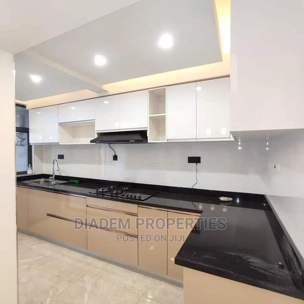 3bdrm Apartment in Valley Arcade for Rent