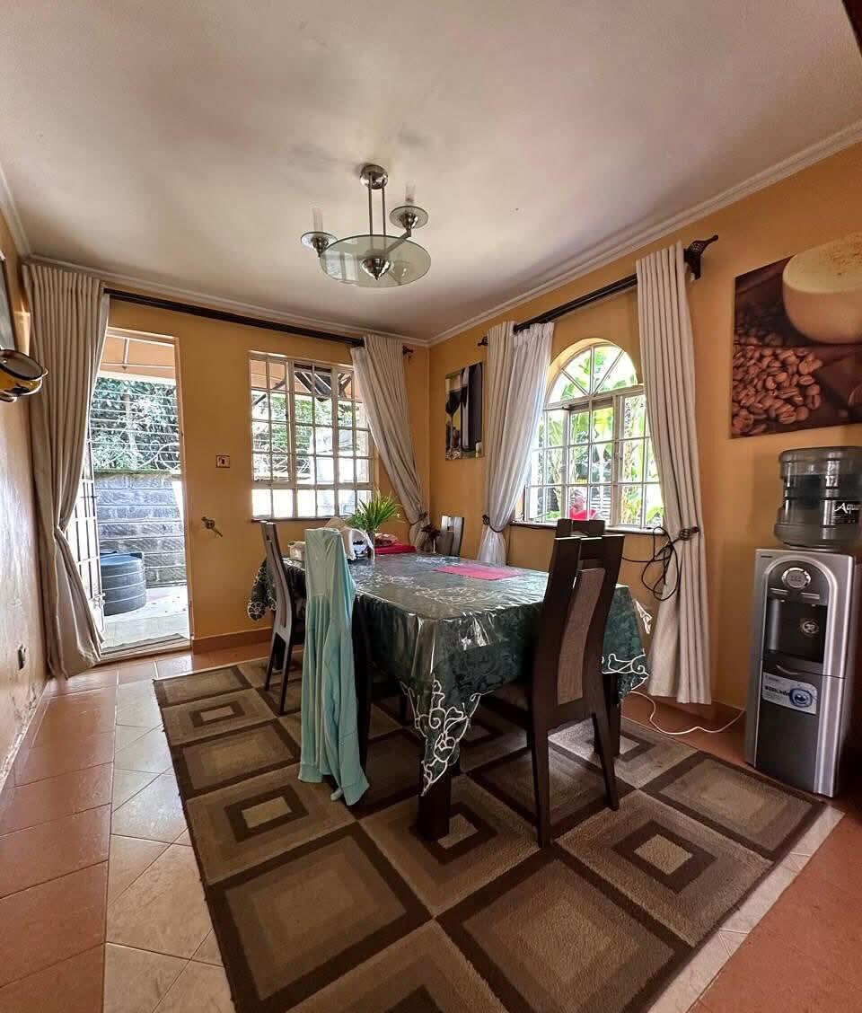 Corner Townhouse with Private Garden & Fireplace - Lavington