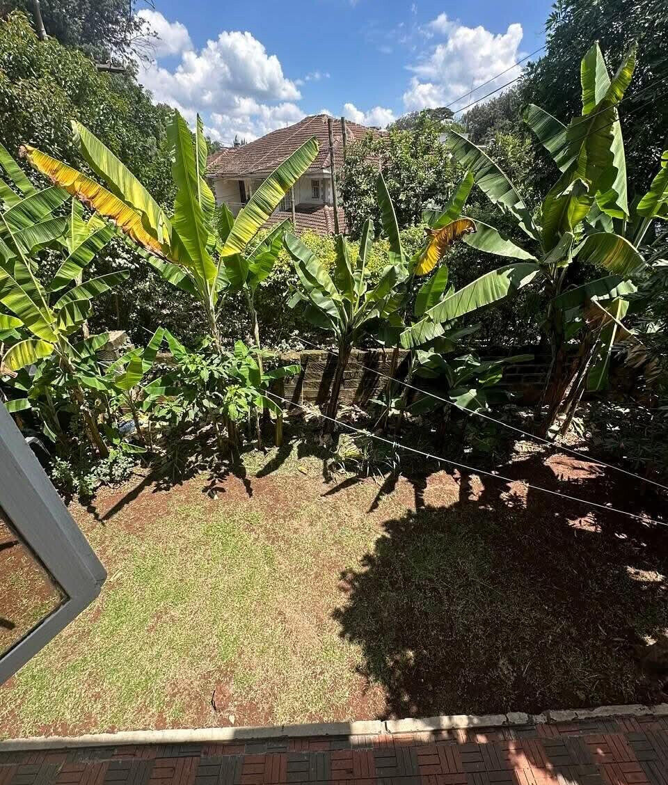 Corner Townhouse with Private Garden & Fireplace - Lavington