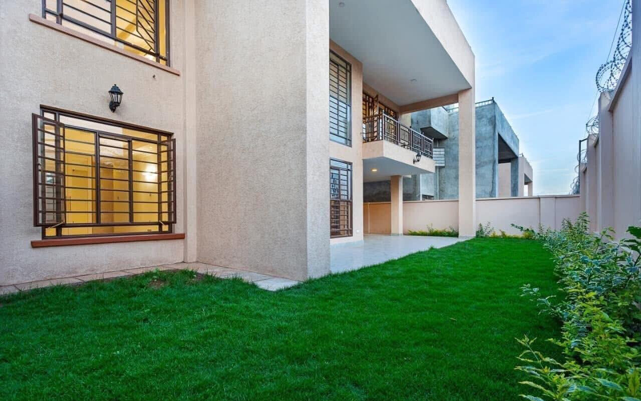 4BR All-Ensuite Townhouse with Rooftop Terrace & DSQ - Matasia