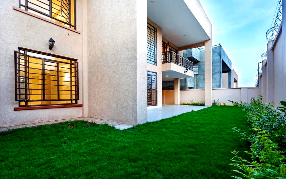 4BR All-Ensuite Townhouse with Rooftop Terrace & DSQ - Matasia