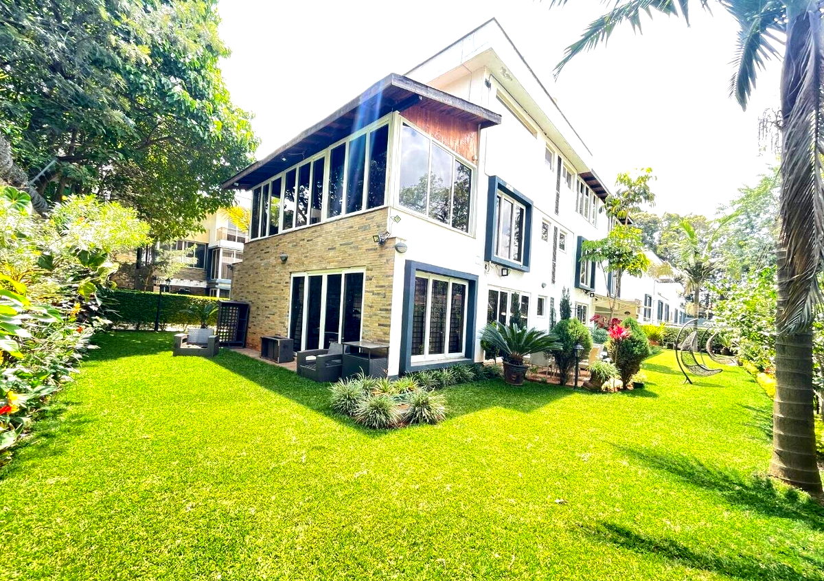 Homely 5-Ensuite Villa with Large Garden & DSQ - Lavington